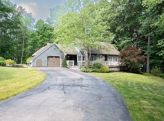 2nd image of 146 Woodstock St