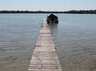 3338 N Silverdale Rd, Oconomowoc, WI 53066