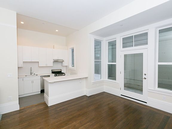 2nd image of 2620 Laguna St APT 6