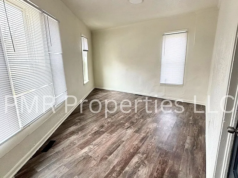 1501 N 3rd St — Photo 6