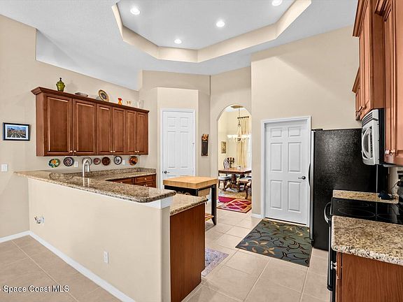 2nd image of 111 SW Ladybug Dr