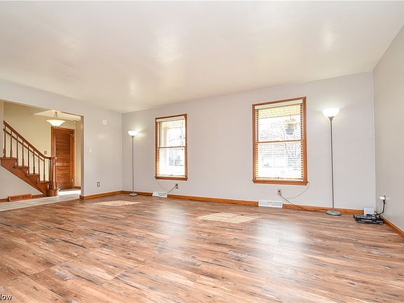 5th image of 4132 Claridge Dr