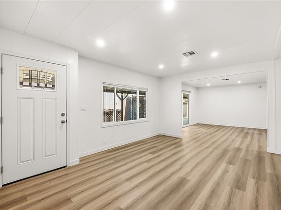 5th image of 1372 Lincoln Lane