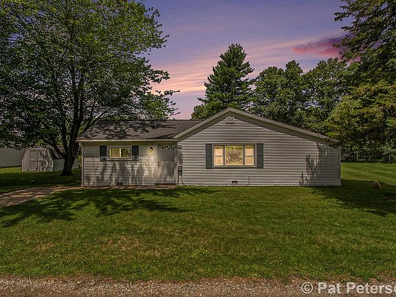 3rd image of 2888 Morton Ave