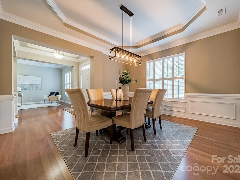 424 Ranelagh Dr — Photo 18