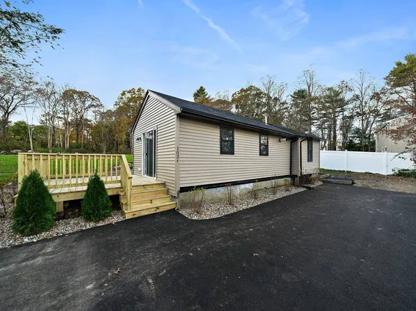 102 Jerome St #R, Berkley, MA 02779