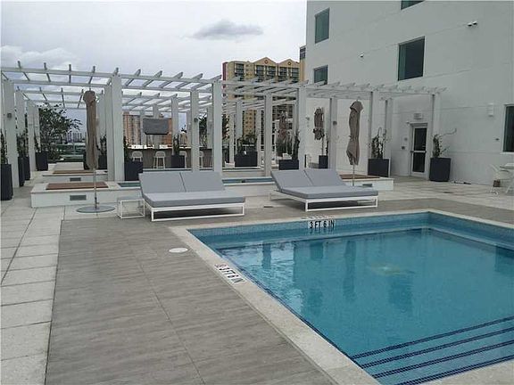 4th image of 400 Sunny Isles Blvd APT 1523