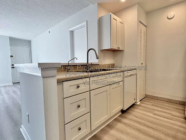 150 Santa Clara Dr #5 — Photo 12