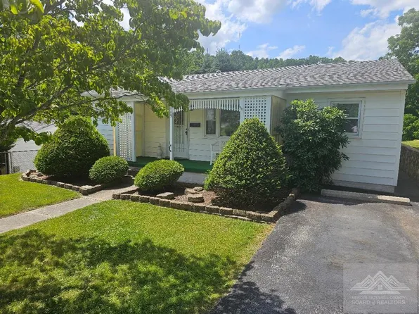 4119 Brierwood Ln, Bluefield, WV 24701