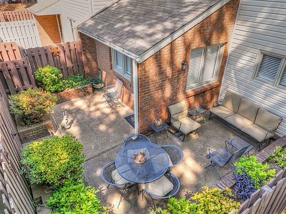 2nd image of 464 Jack Kramer Dr #464