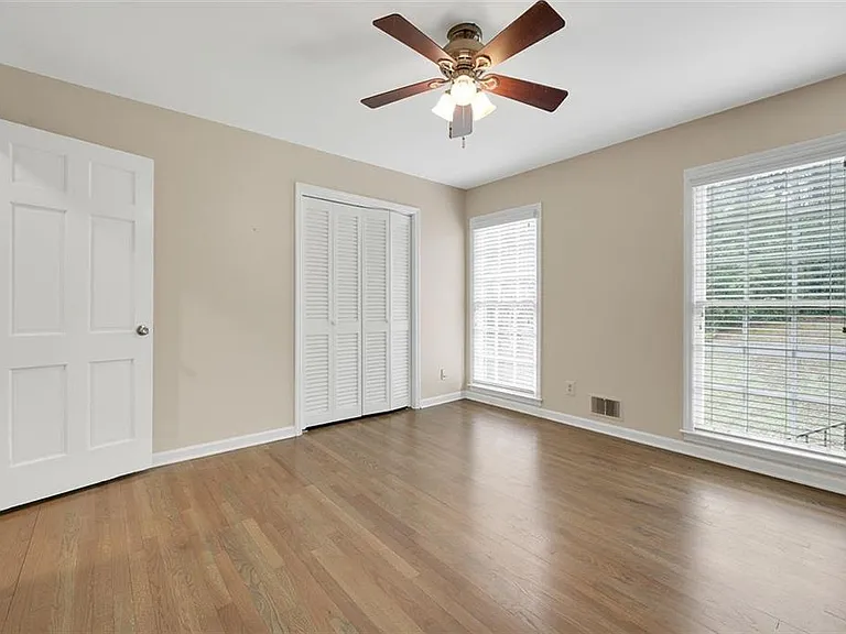 4517 E Kings Point Cir — Photo 16