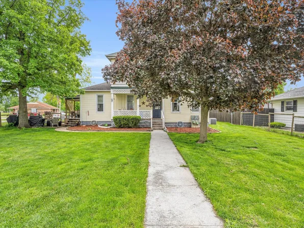 201 S Pine St, Buckley, IL 60918