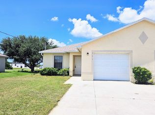 904 Nelson Rd N, Cape Coral, FL 33993