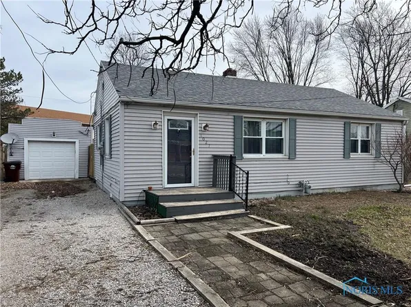 1027 Ralston Ave, Defiance, OH 43512