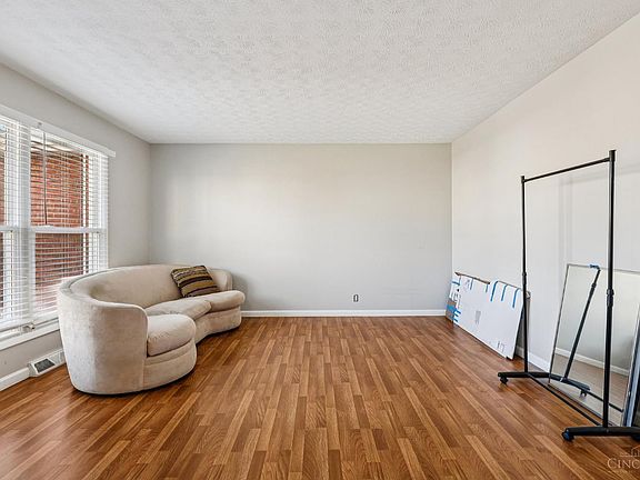4th image of 1477 Kelvin Ct