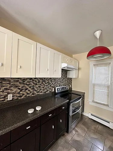 371 Norton St Photo 1