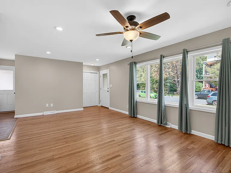 614 Park Ave — Photo 5