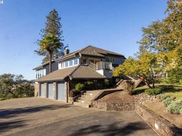 139 Birdie Ln, Roseburg, OR 97471