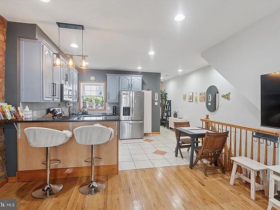 4th image of 1522 Brown St #1