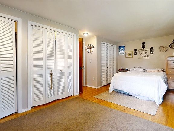 3rd image of 5092 Bradley Ln