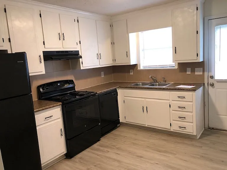 76 Cedar Dr #B — Photo 10