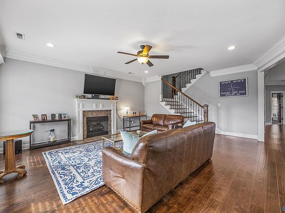 4th image of 17 Alex Spring Pl SE