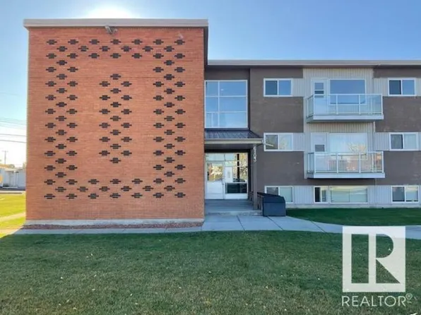6103 98th Ave NW #2, Edmonton, AB T6A 0A3