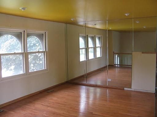 4th image of 4261 W 189th St