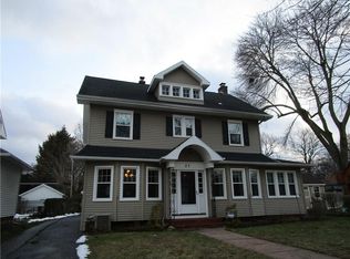 27 Somershire Dr, Rochester, NY 14617