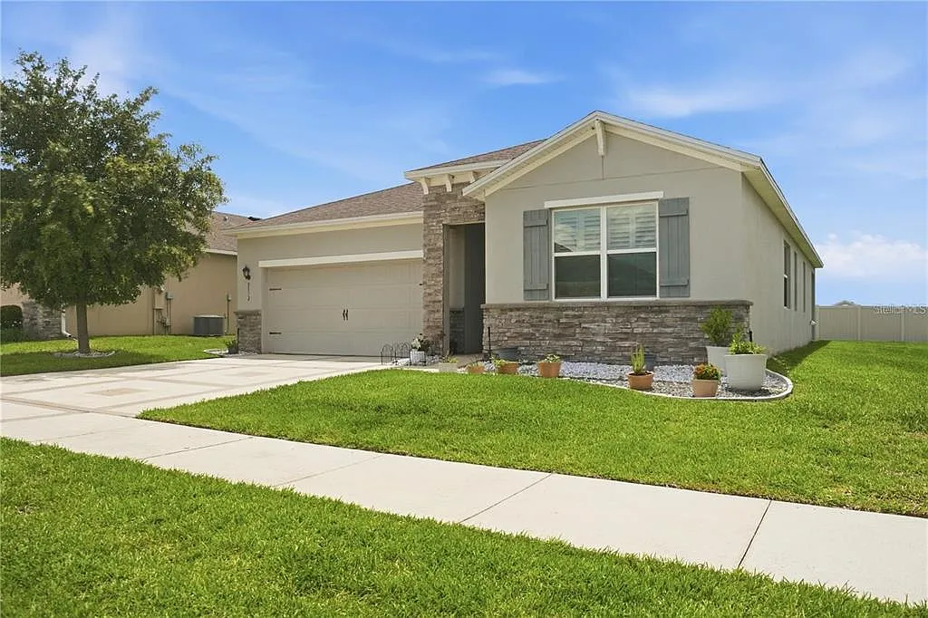 2 bed, 2.0 bath, 1815 sqft, $2,250 — Photo 1