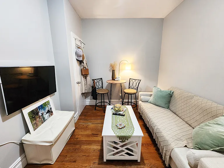 416 W 25th St #1RW — Photo 3