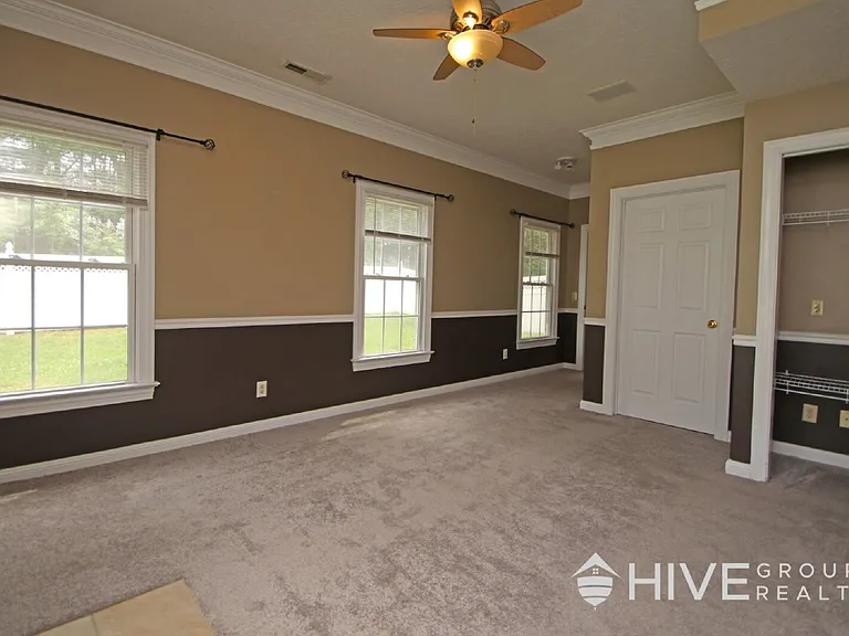 155 Chelsea Cir — Photo 31