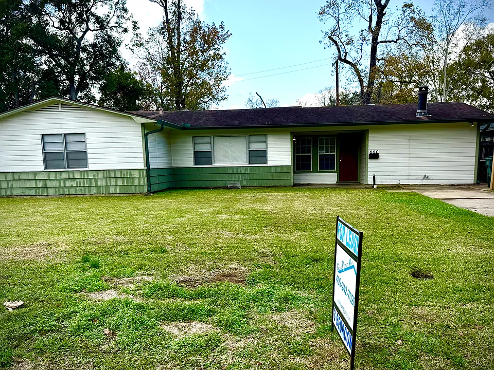 220 Hampton Ln