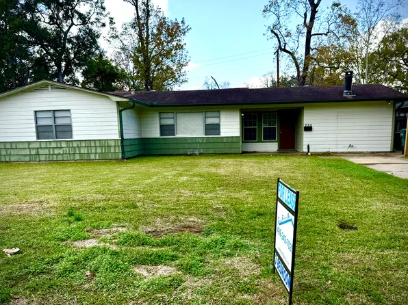 220 Hampton Ln, Beaumont, TX 77707