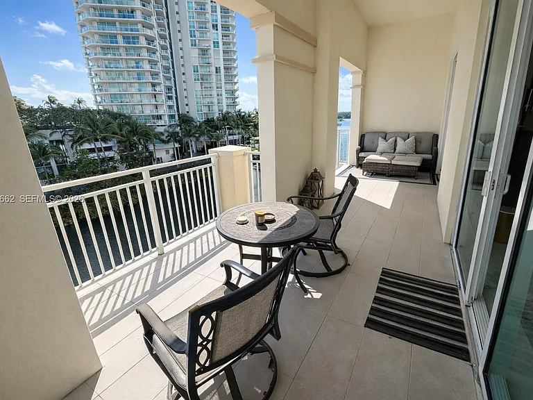 250 Sunny Isles Blvd #Townhouse 407 — Photo 4