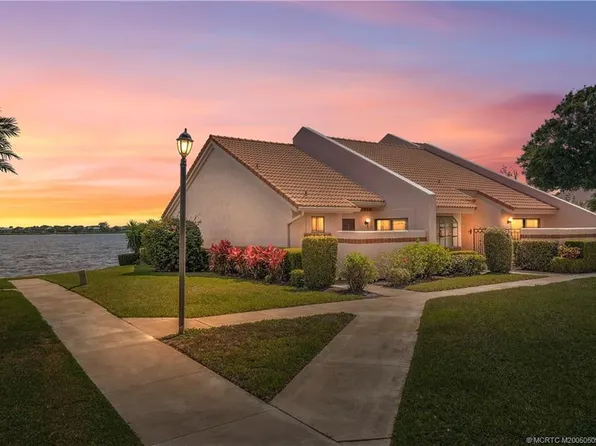 3523 SE Sandpiper Cir, Port Saint Lucie, FL 34952