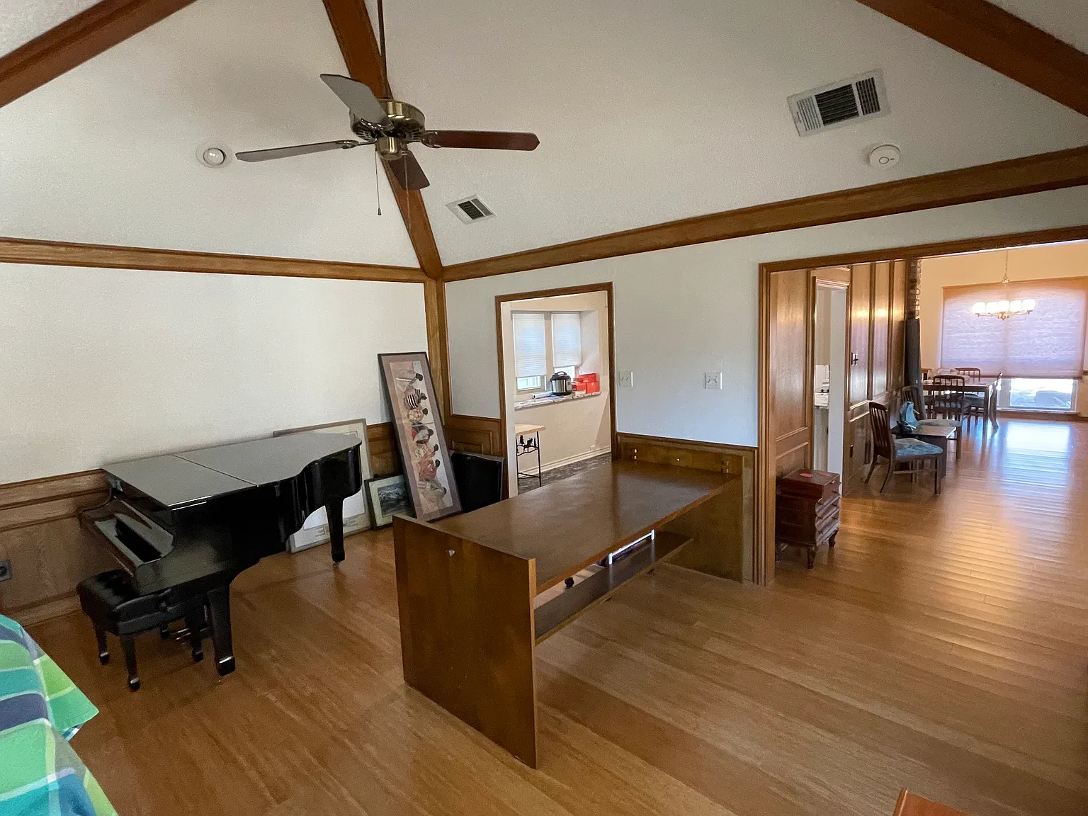 3 bed, 1873 sqft, $3,200 — Photo 3