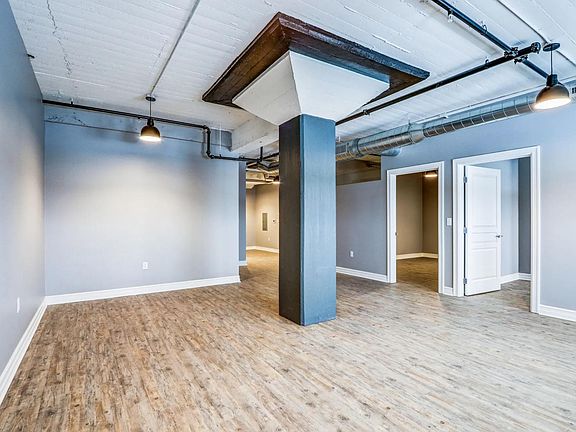 5th image of 1665 Main St #201