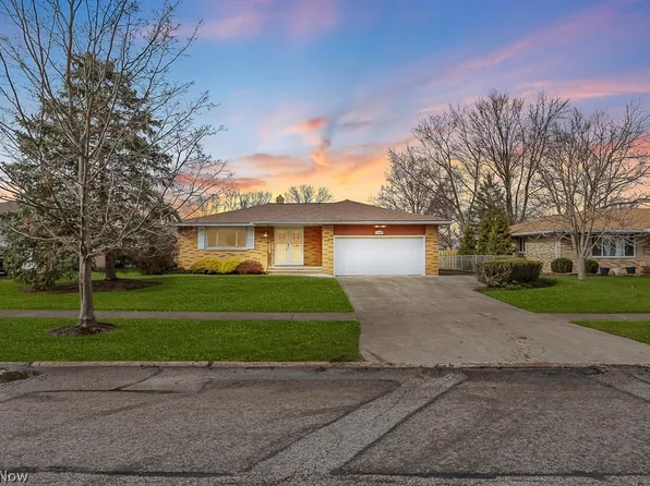 13900 Trenton Trl, Middleburg Heights, OH 44130