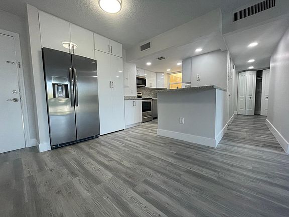 2nd image of 8850 Fontainebleau Blvd APT 302