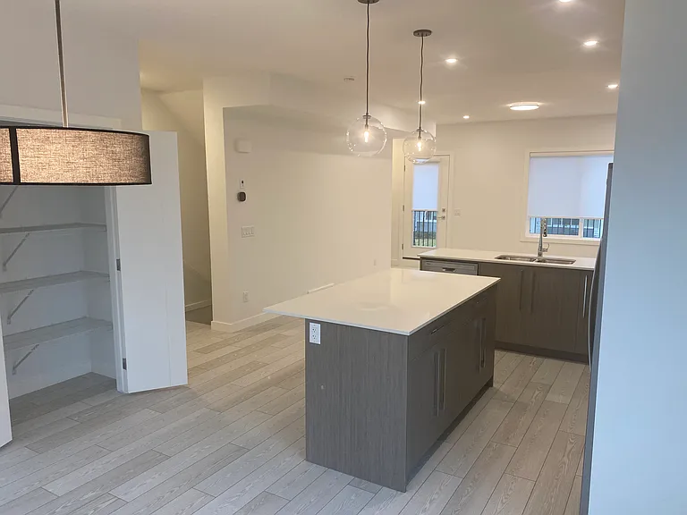 280 Chelsea Rd — Photo 8