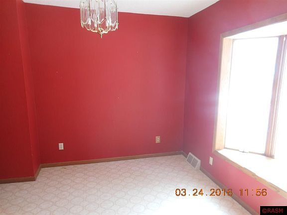 4th image of 207 W Pleasant St