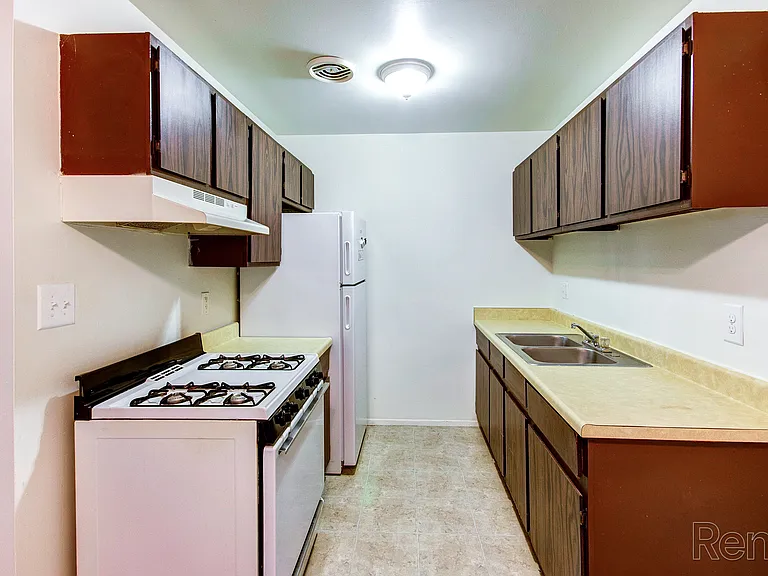 The Glens Apartments — Photo 21
