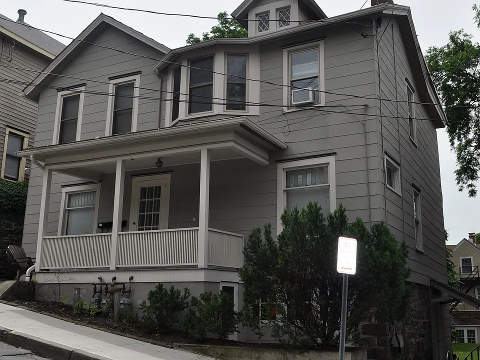 205 Williams St #2