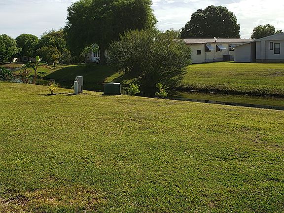 5th image of 1406 Gardenia Dr