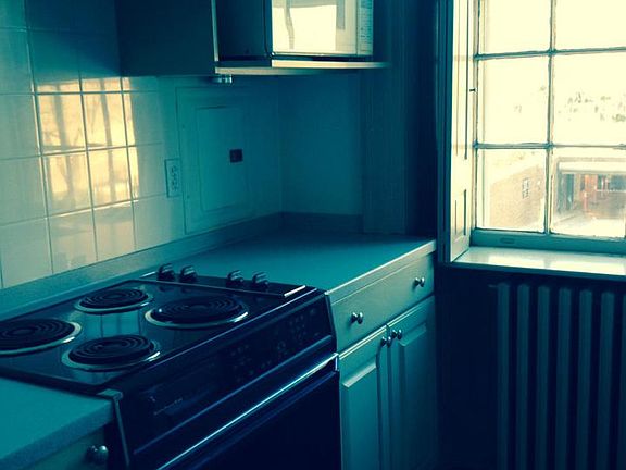 4th image of 113 N Fairfax St Ste 2