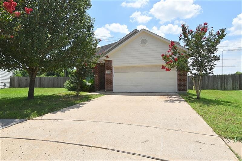 1st image of 1903 Wood Trails Ct