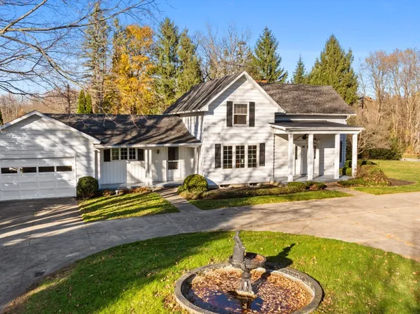 7816 Franklin Rd, Girard, PA 16417