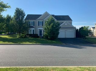 8965 Ash Ln, Breinigsville, PA 18031