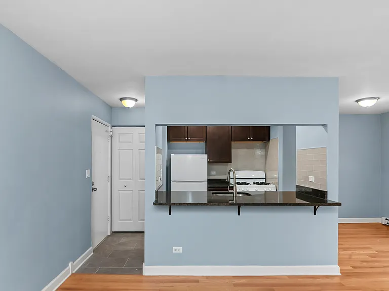 661 W Grace St #O417A — Photo 2
